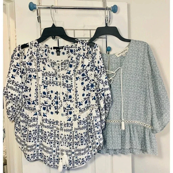 2 Womens XS Tops Abercrombie Peasant blouse And Aqua Brand Open Shoulder Blouse - Picture 1 of 8